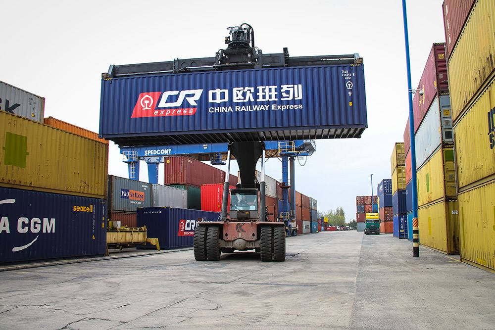 陕西西安中欧铁路双清包税专线UPS派送到门速度是海运的4-5