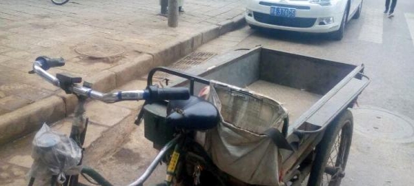 金元电动三轮车