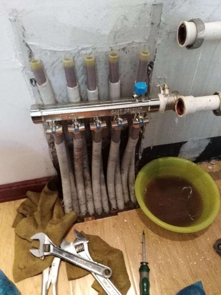 西安专业清洗地暖,管道疏通,马桶维修,水龙头维修,吸污抽粪车 西安专业清洗地暖,管道疏通,马桶维修,水龙头维修,吸污抽粪车