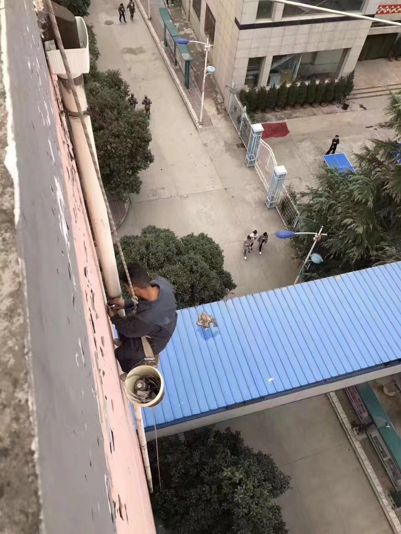 西安高空作业蜘蛛人尹先生