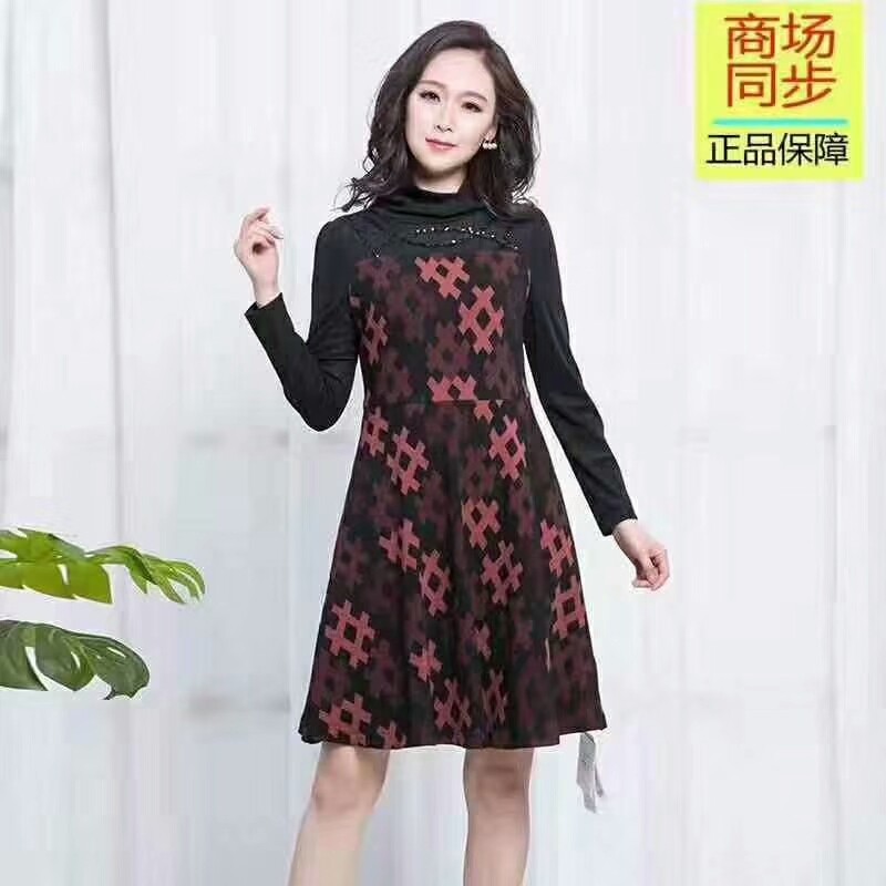武汉品牌厂家连衣裙 套装 裤子