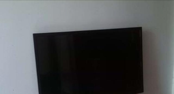 搬家转让两台液晶电视