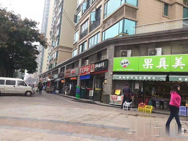 繁华地段带租约热铺百分之六返租金目前饭店生意火爆后顾无