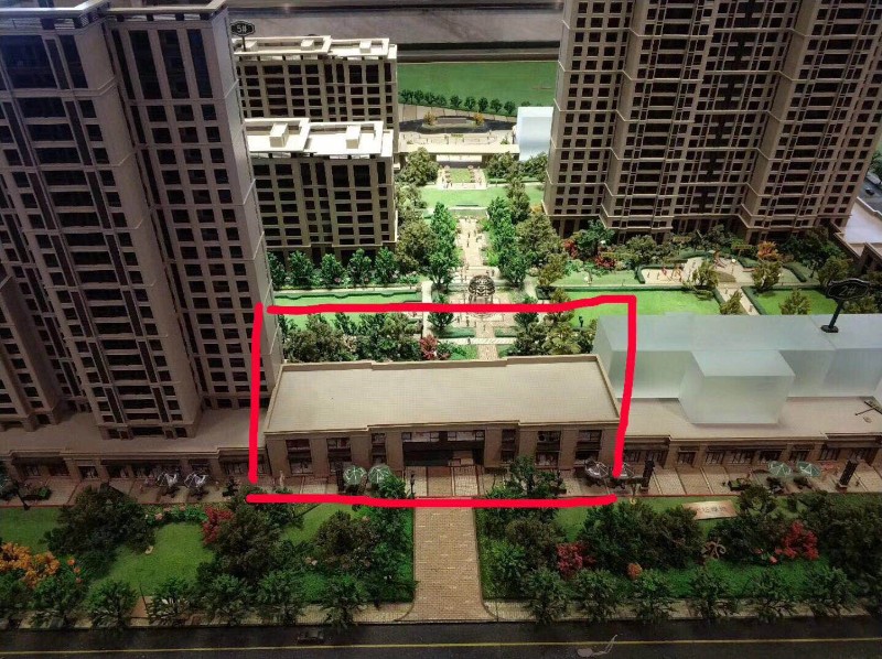 地铁口,门头33米 临街旺铺 单价1.4万业态不限马上网签 地铁口,门头33米 临街旺铺 单价1.4万业态不限马上网签